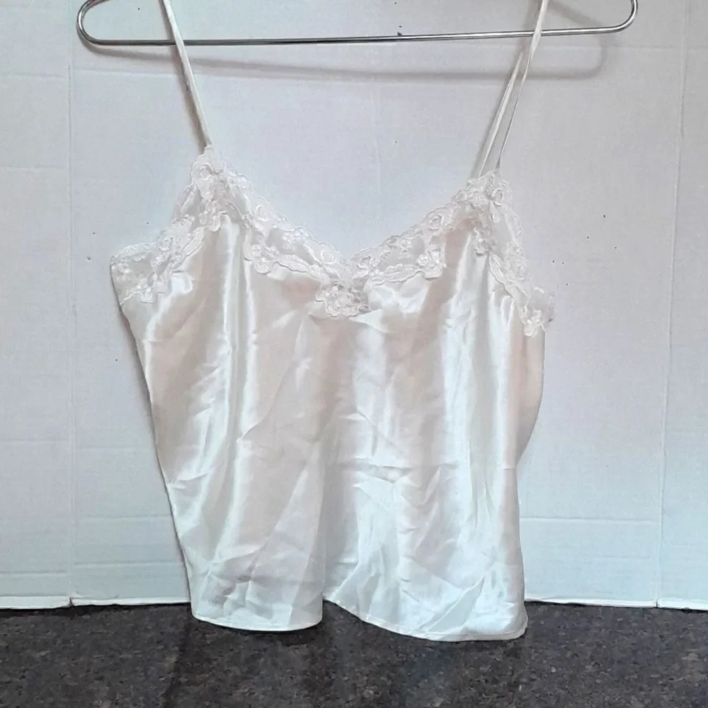 Victoria's Secret Lacy Cami....NEW...Size M